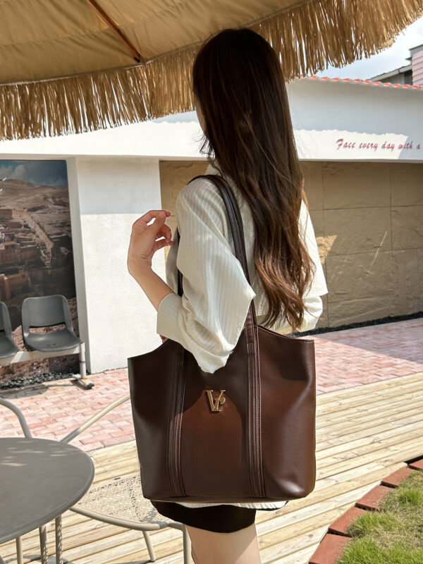 Women's Casual Quilted Handbag with Zipper Pocket